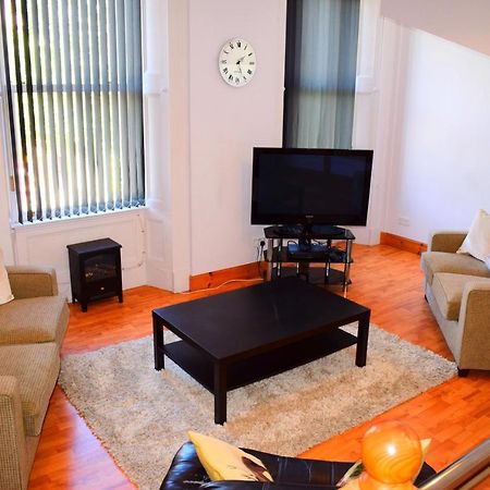 Two Bedroom Town Centre Apartment Elgin Exteriör bild